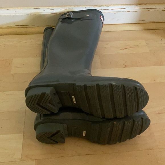 Hunter Rain Boots and Socks - Picture 3 of 5